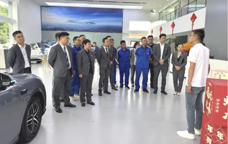 汽貿(mào)公司黨支部開展&ldquo;走出去、學進來，改作風、促發(fā)展&rdquo;貫徹中央八項規(guī)定精神學習教育走深走實主題黨日活動