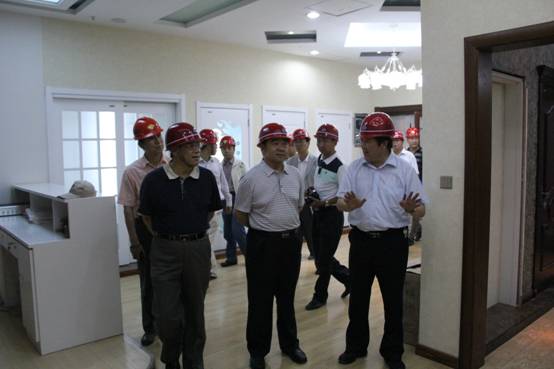 青海省經(jīng)濟(jì)委員會(huì)黨組書(shū)記、主任，省國(guó)資委  黨委副書(shū)記、副主任吳海昆實(shí)地考察物產(chǎn)集團(tuán)重點(diǎn)項(xiàng)目