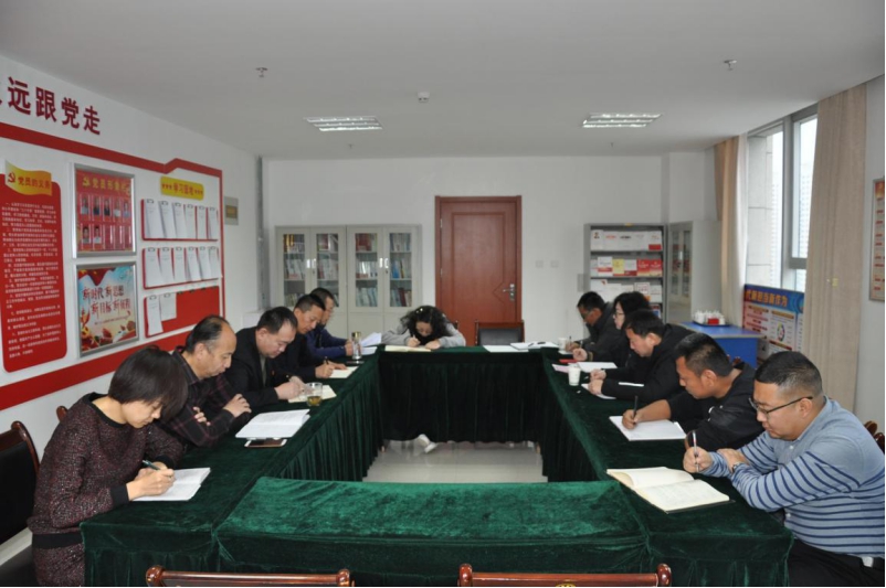 銘記&ldquo;生命線&rdquo;、分清&ldquo;是非線&rdquo; 修筑&ldquo;防腐線&rdquo;、不踩&ldquo;高壓線&rdquo;